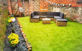 The Gatsby - Beautiful Spacious Central House